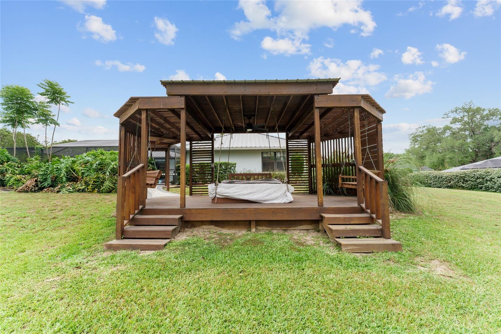 GOLDEN HILLS TURF & COUNTRY CLUB - Residential