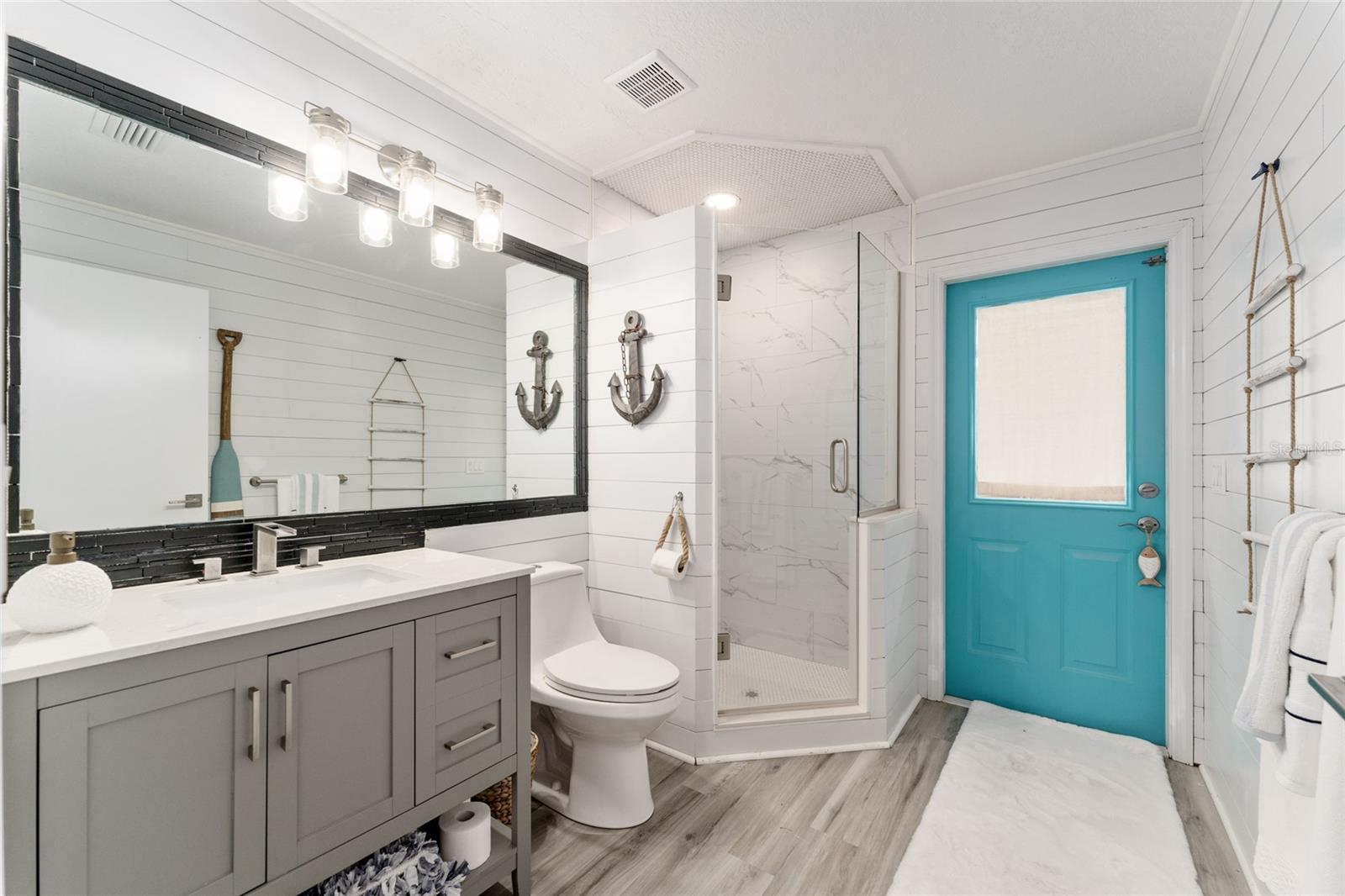 GOLDEN HILLS TURF & COUNTRY CLUB - Residential