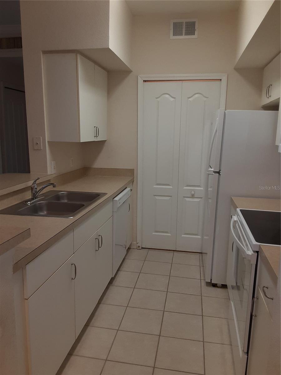 BELLA VILLINO III - Residential Lease