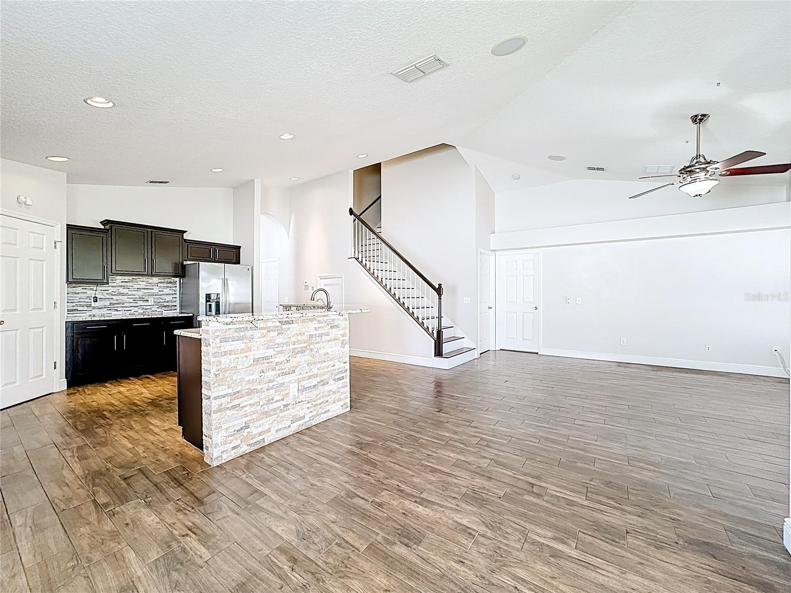 TURNBERRY RESERVE UNIT 1 - Residential Lease