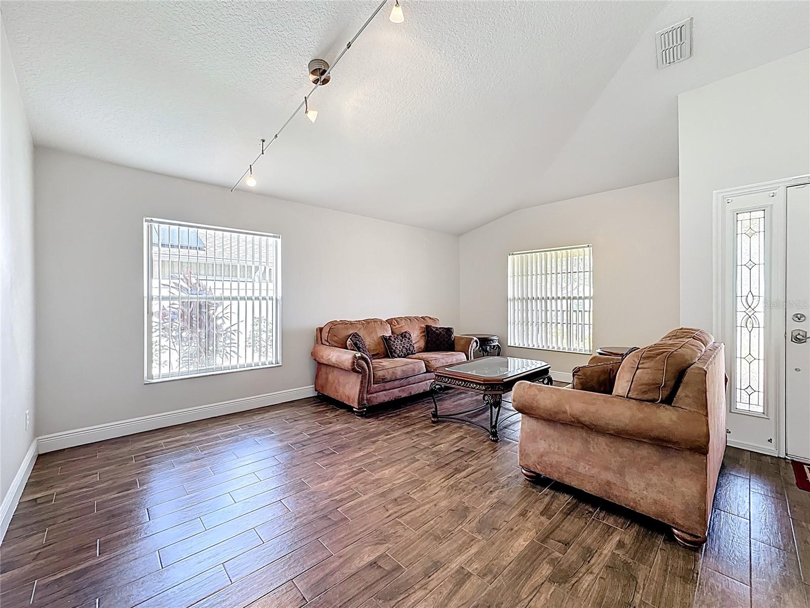 TURNBERRY RESERVE UNIT 1 - Residential Lease
