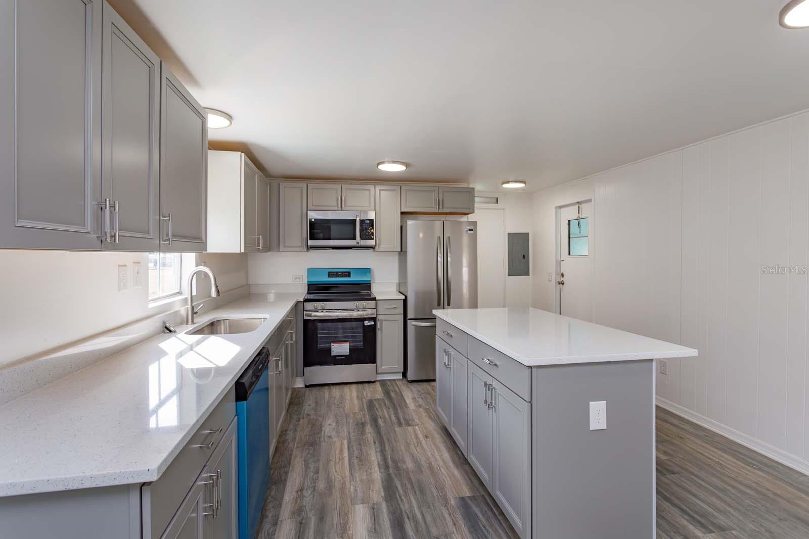 SUMTER GDNS&BUSHNELL PARK 02 - Residential