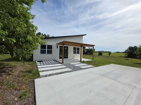 Photo of 17951 SE 62 Street, Morriston, FL 32668 (MLS # OM724313)