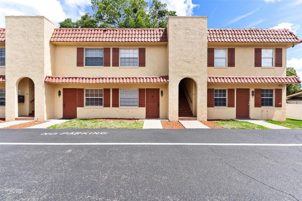 Photo of 1112 W Main Street #C4, Leesburg, FL 34748 (MLS # G5112767)