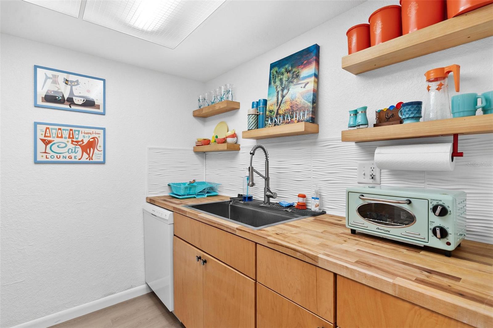 LEESBURG SPANISH OAKS CONDO - Residential