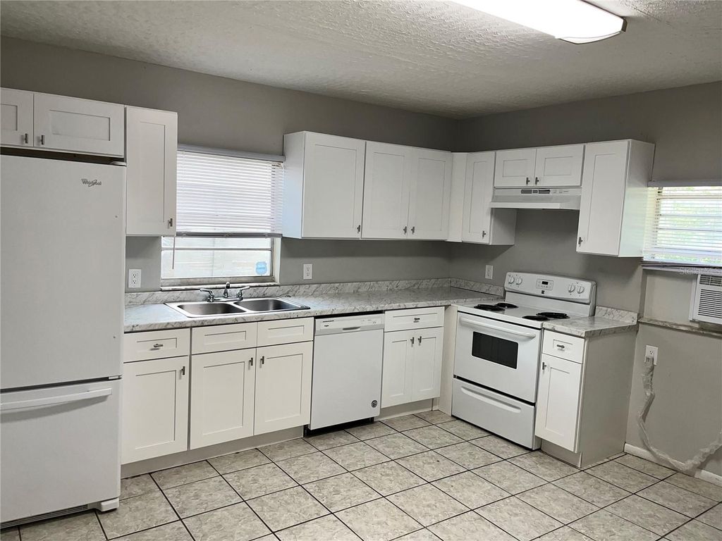 Photo of 625 Citrus Street, Orlando, FL 32805 (MLS # O6399715)