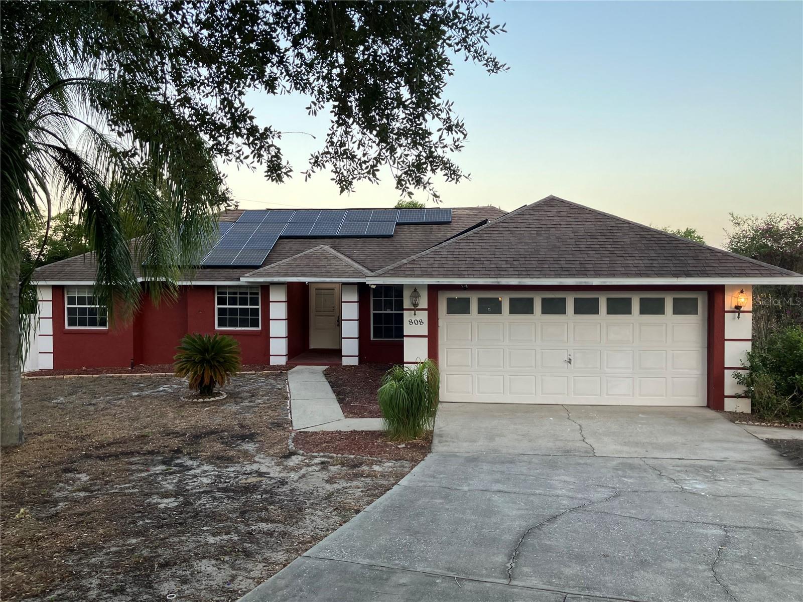 808 CHAMBERLAIN LOOP