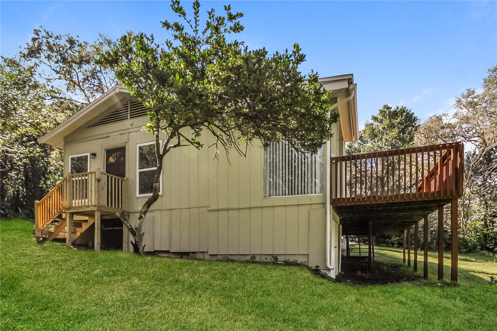 MOUNT DORA - Residential Lease