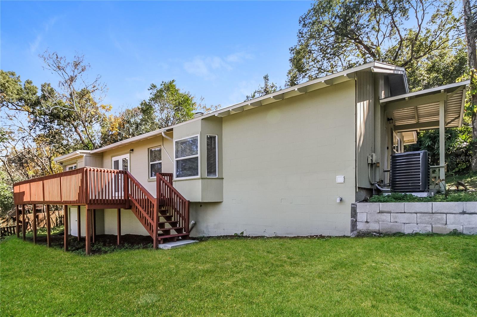 MOUNT DORA - Residential Lease