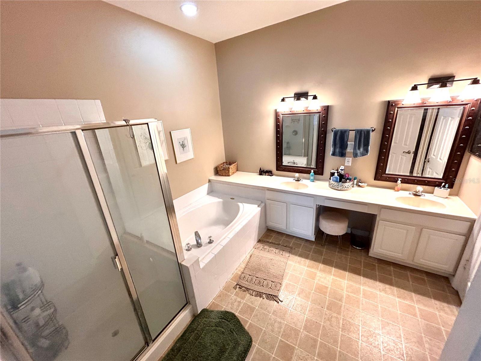 OAKHURST RESERVE UNIT ONE - Residential