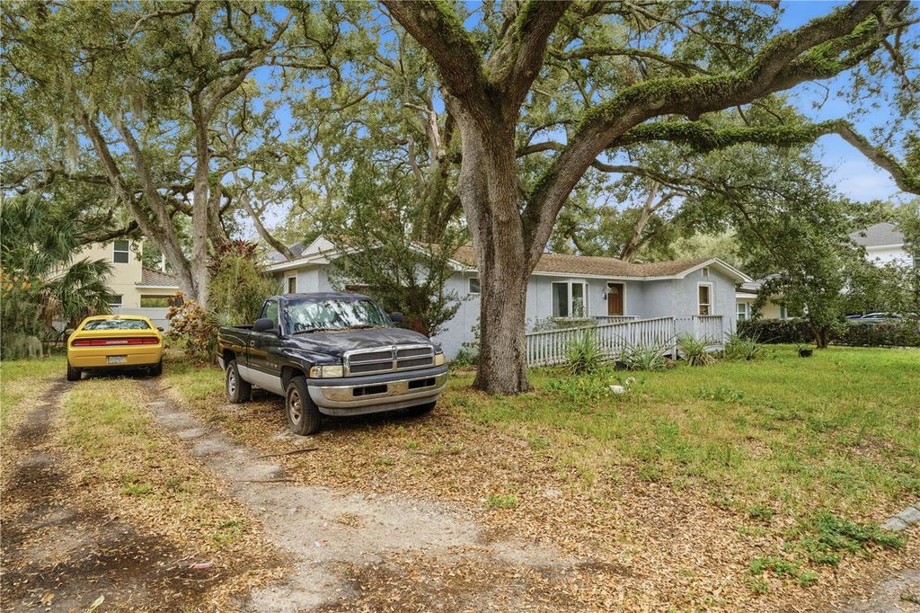 Photo of 3204 W Villa Rosa Street, Tampa, FL 33611 (MLS # TB8469602)