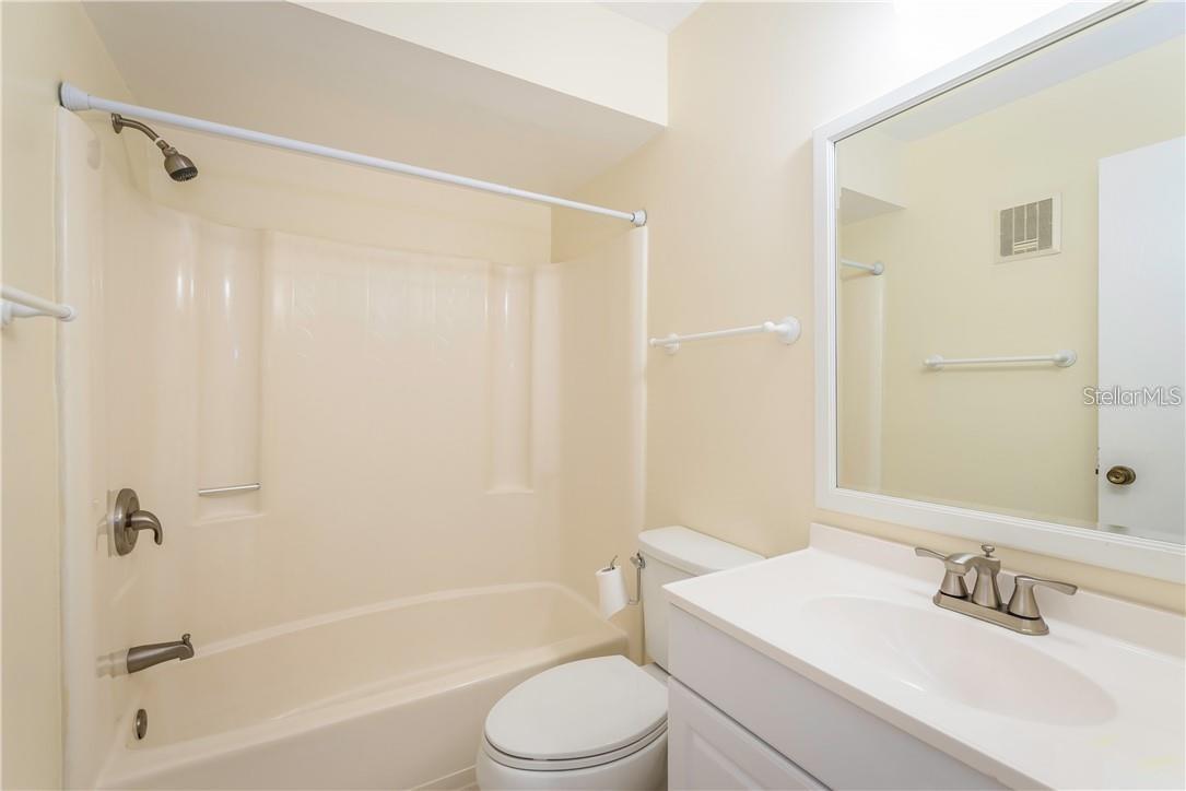 LAKESHORE CHARLOTTE COUNTY PH 03 - Residential Lease