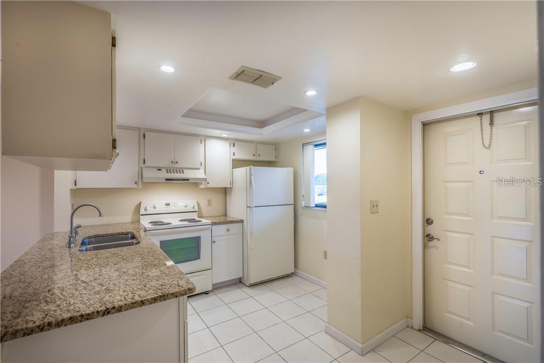 LAKESHORE CHARLOTTE COUNTY PH 03 - Residential Lease