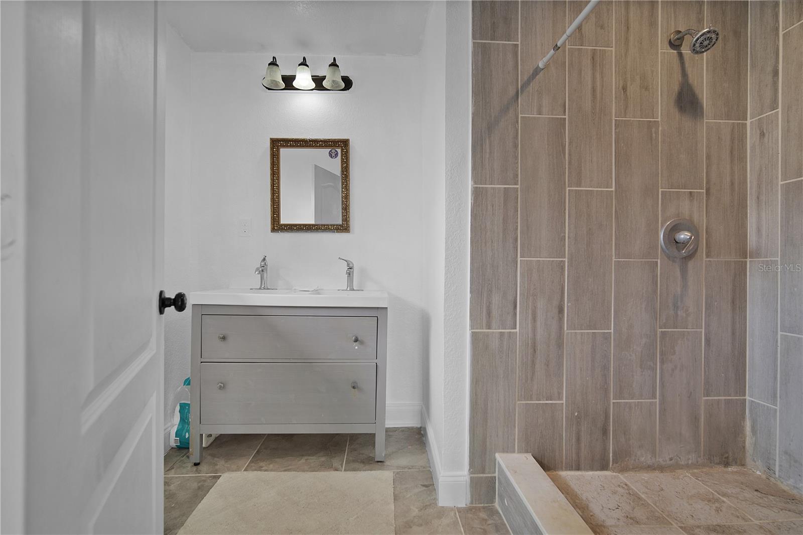 MAEBERT SUBDIVISION REPLAT BLKS 1 AND 5 - Residential