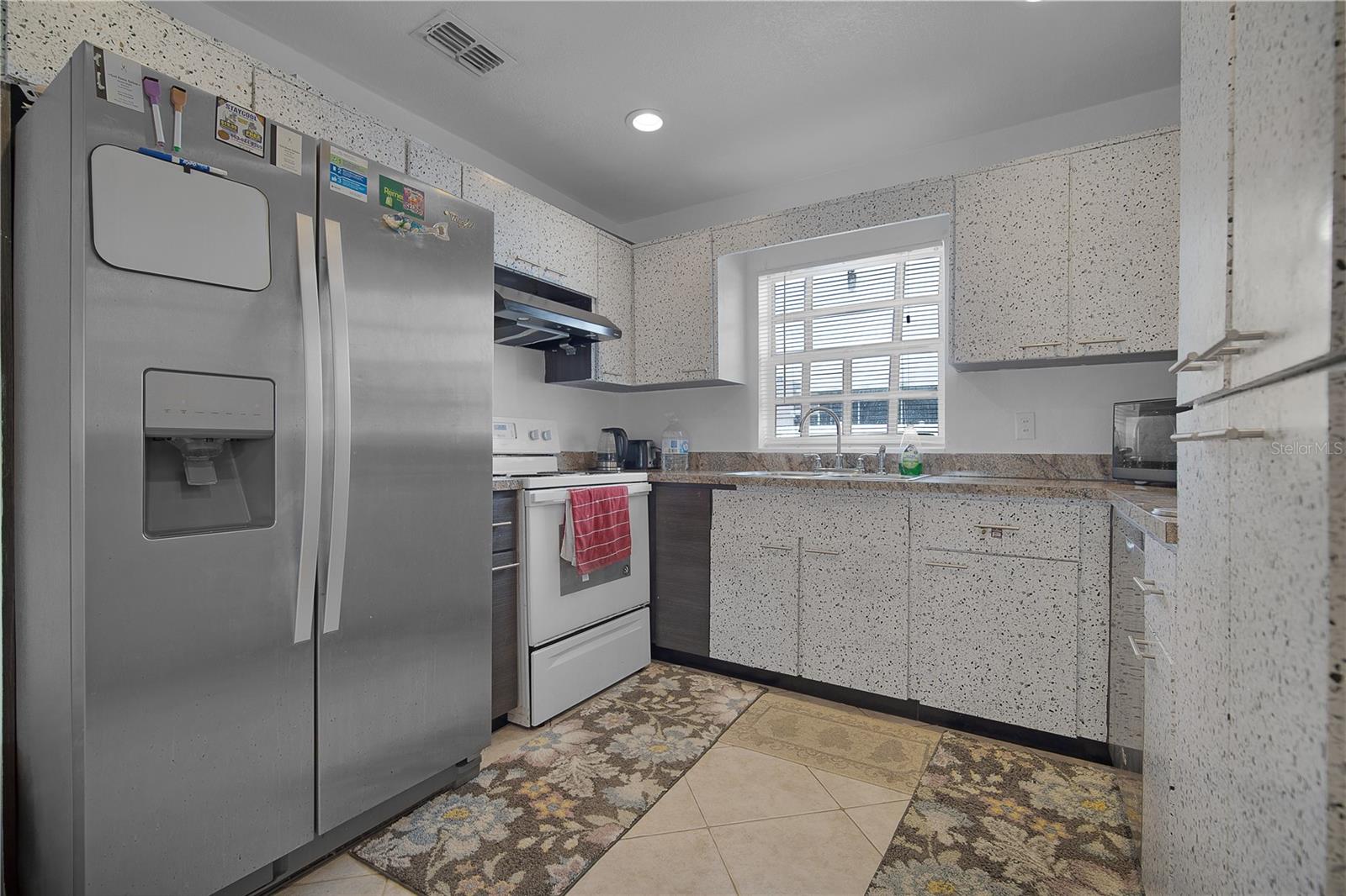 MAEBERT SUBDIVISION REPLAT BLKS 1 AND 5 - Residential