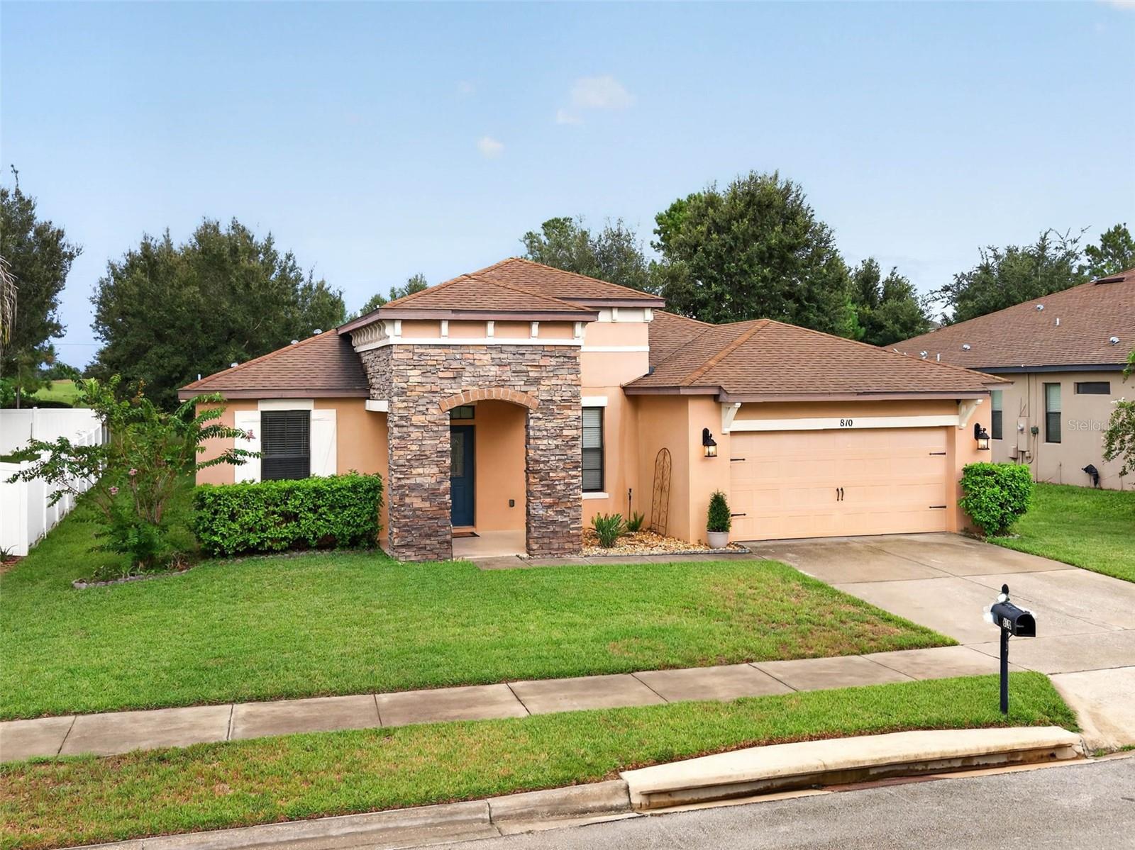 810 WOODS LANDING DRIVE
