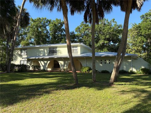 Photo of 155 S Court St, Bronson, FL 32621 (MLS # O6301343) Photo of 155 S Court St, Bronson, FL 32621 (MLS # O6301343)
