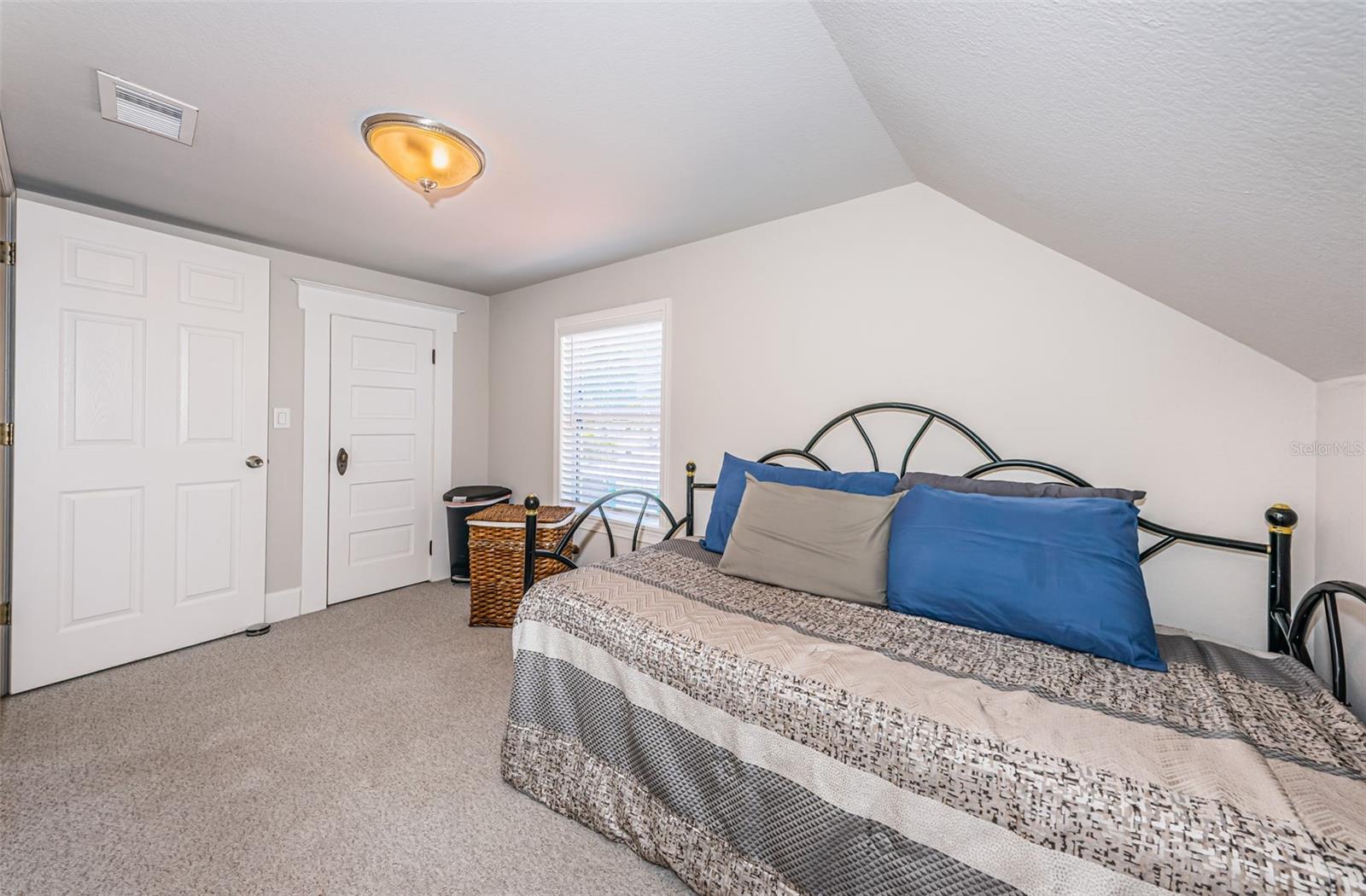 LONGLEYS SUB - Residential Lease