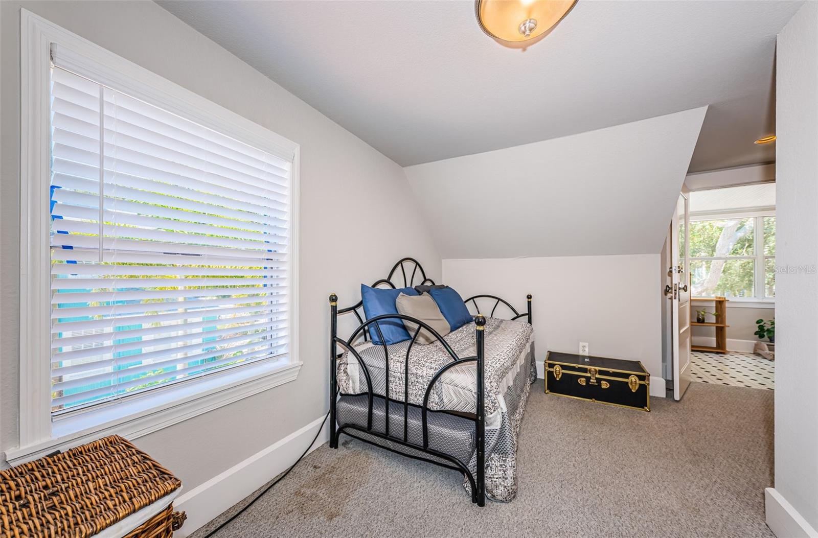 LONGLEYS SUB - Residential Lease