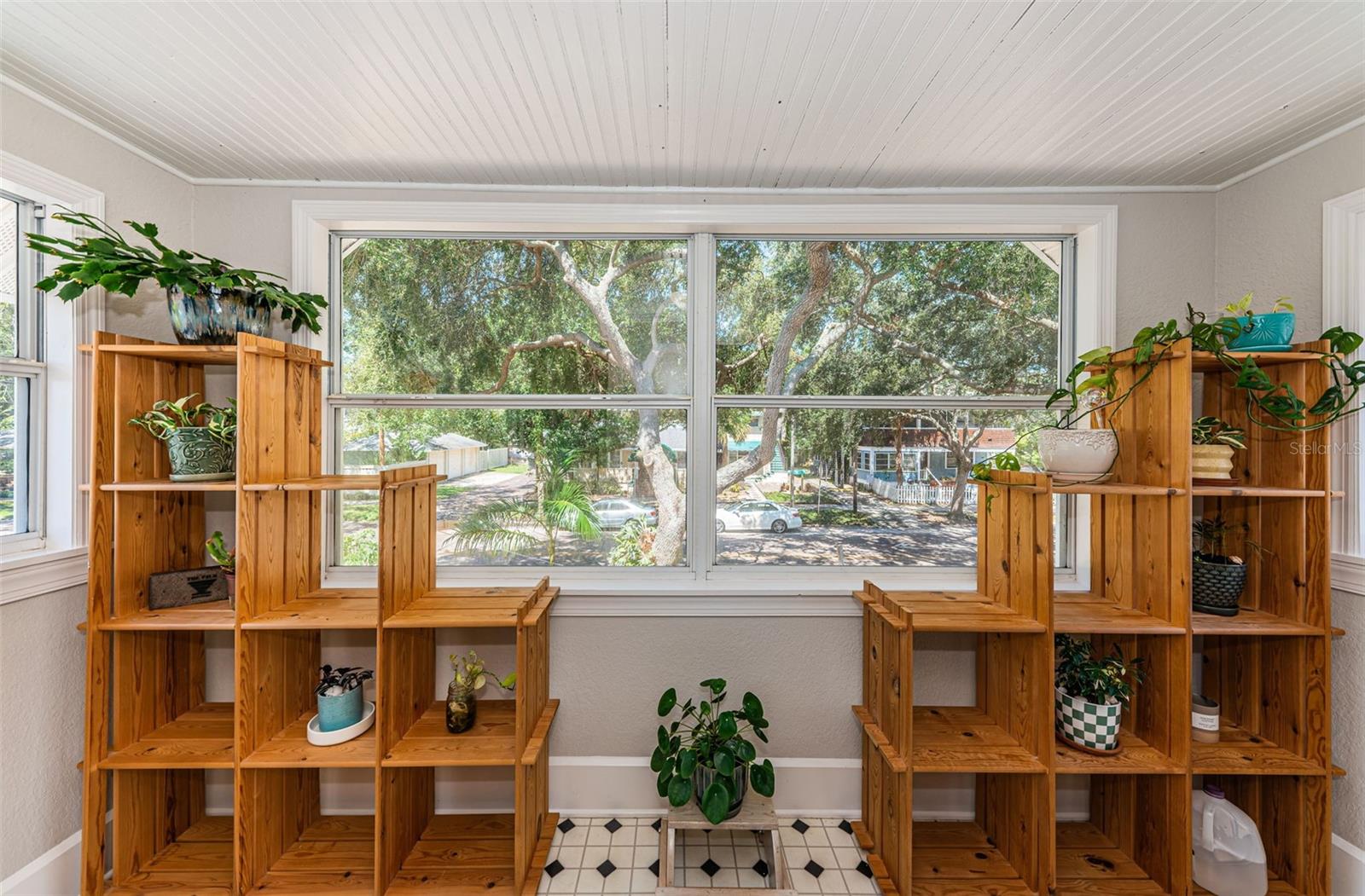 LONGLEYS SUB - Residential Lease