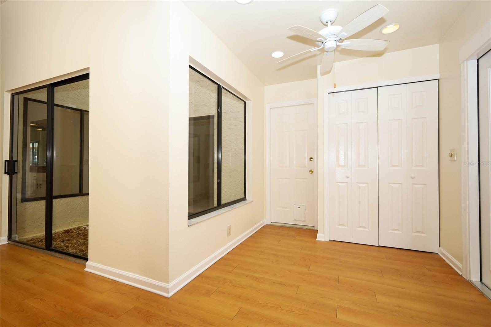 LANDINGS THE - Residential