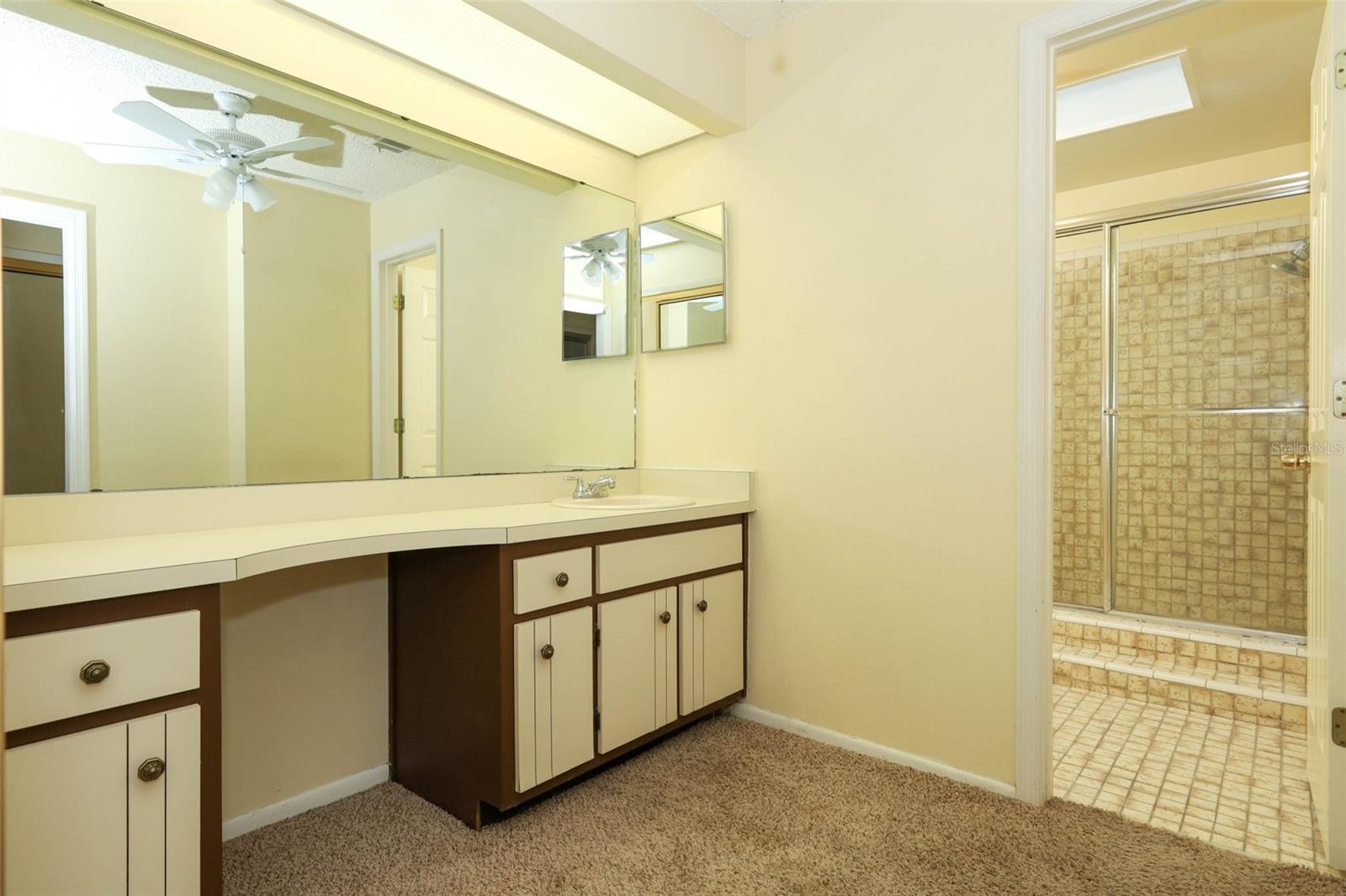 LANDINGS THE - Residential