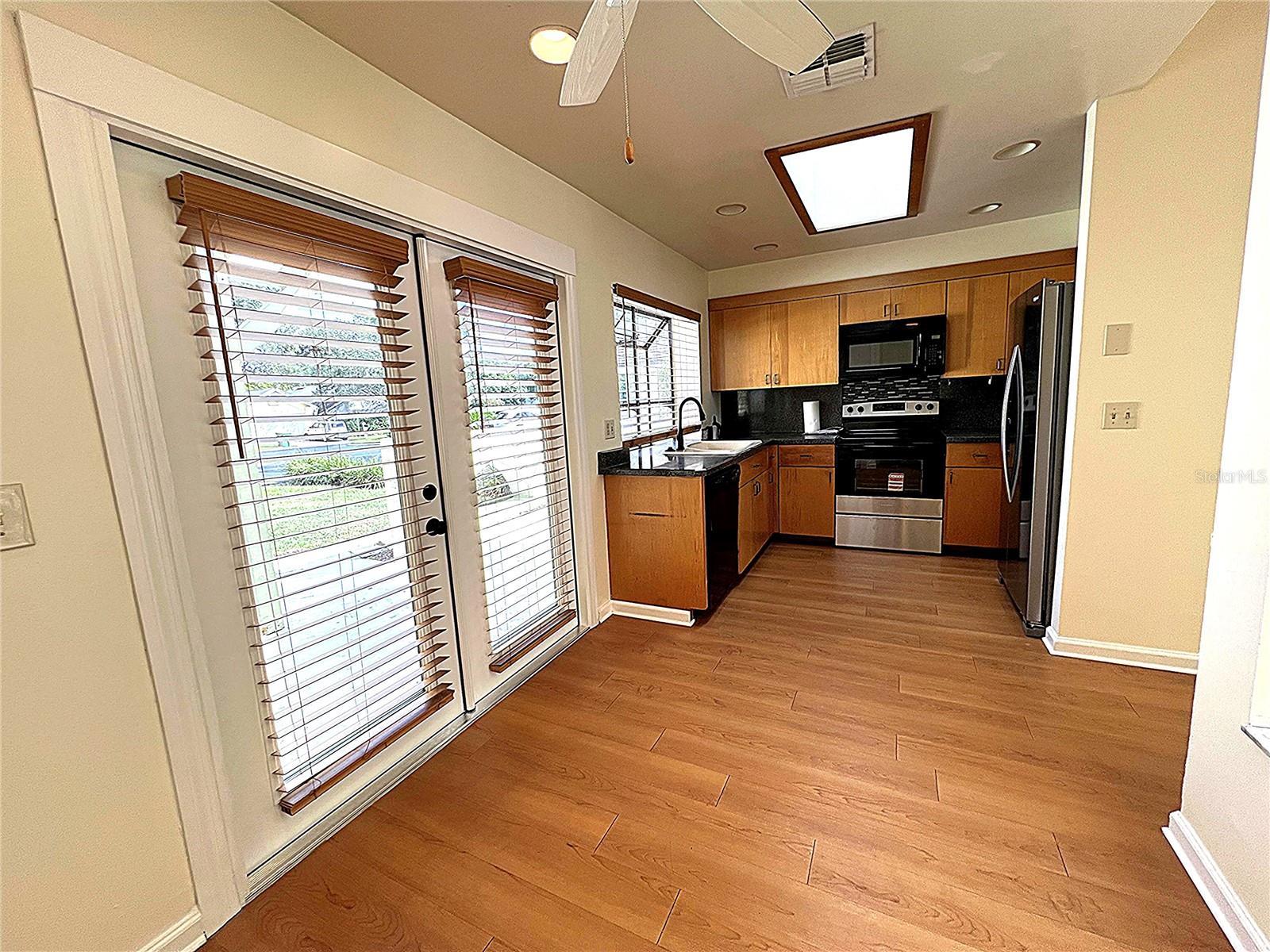 LANDINGS THE - Residential