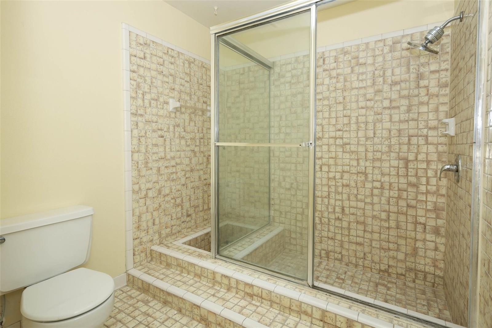 LANDINGS THE - Residential