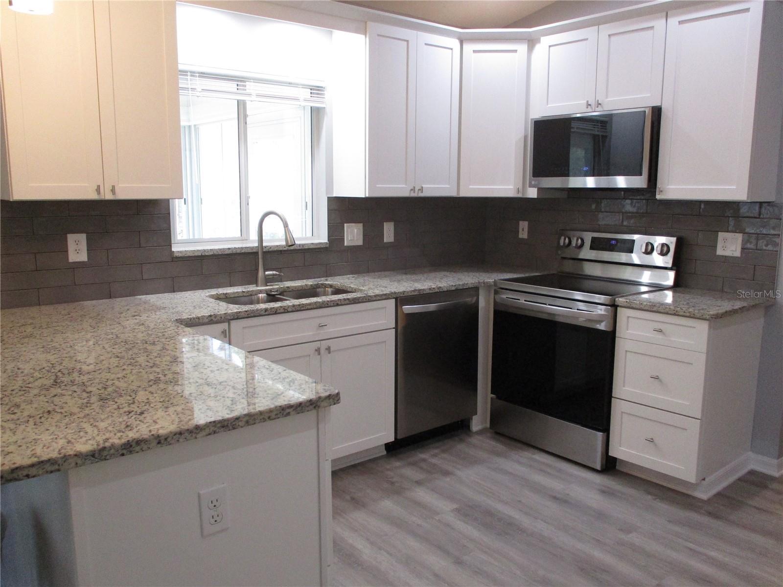 SPRUCE CREEK PRESERVE V - Residential