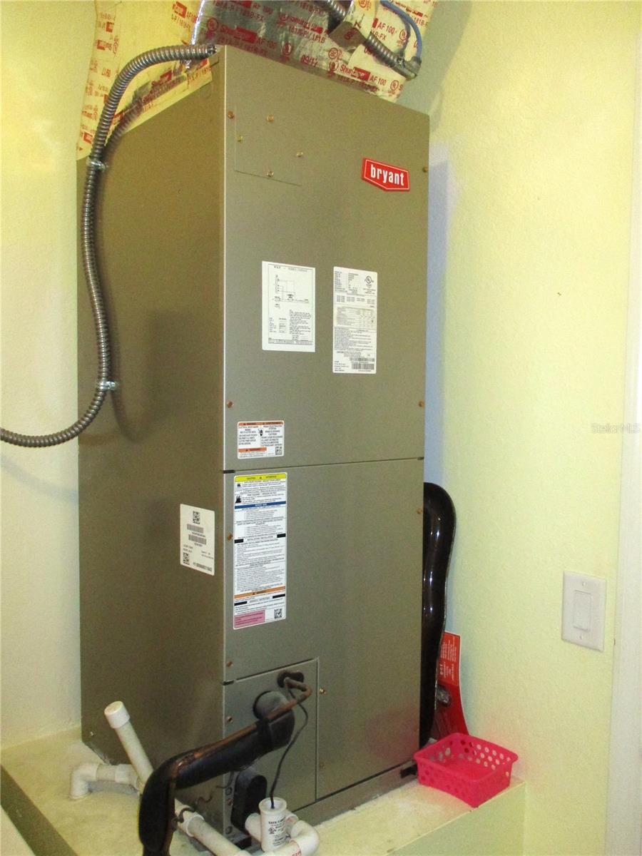 SPRUCE CREEK PRESERVE V - Residential