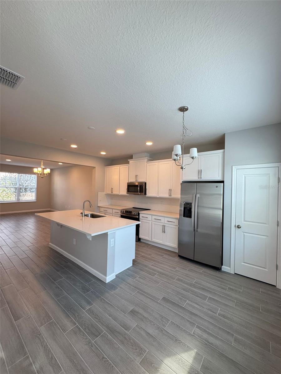 CENTER LAKE ON THE PARK - Residential Lease