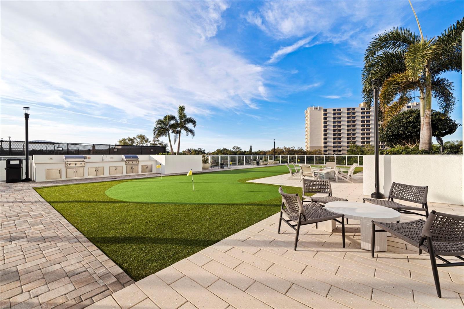 ALTURA BAYSHORE - Residential