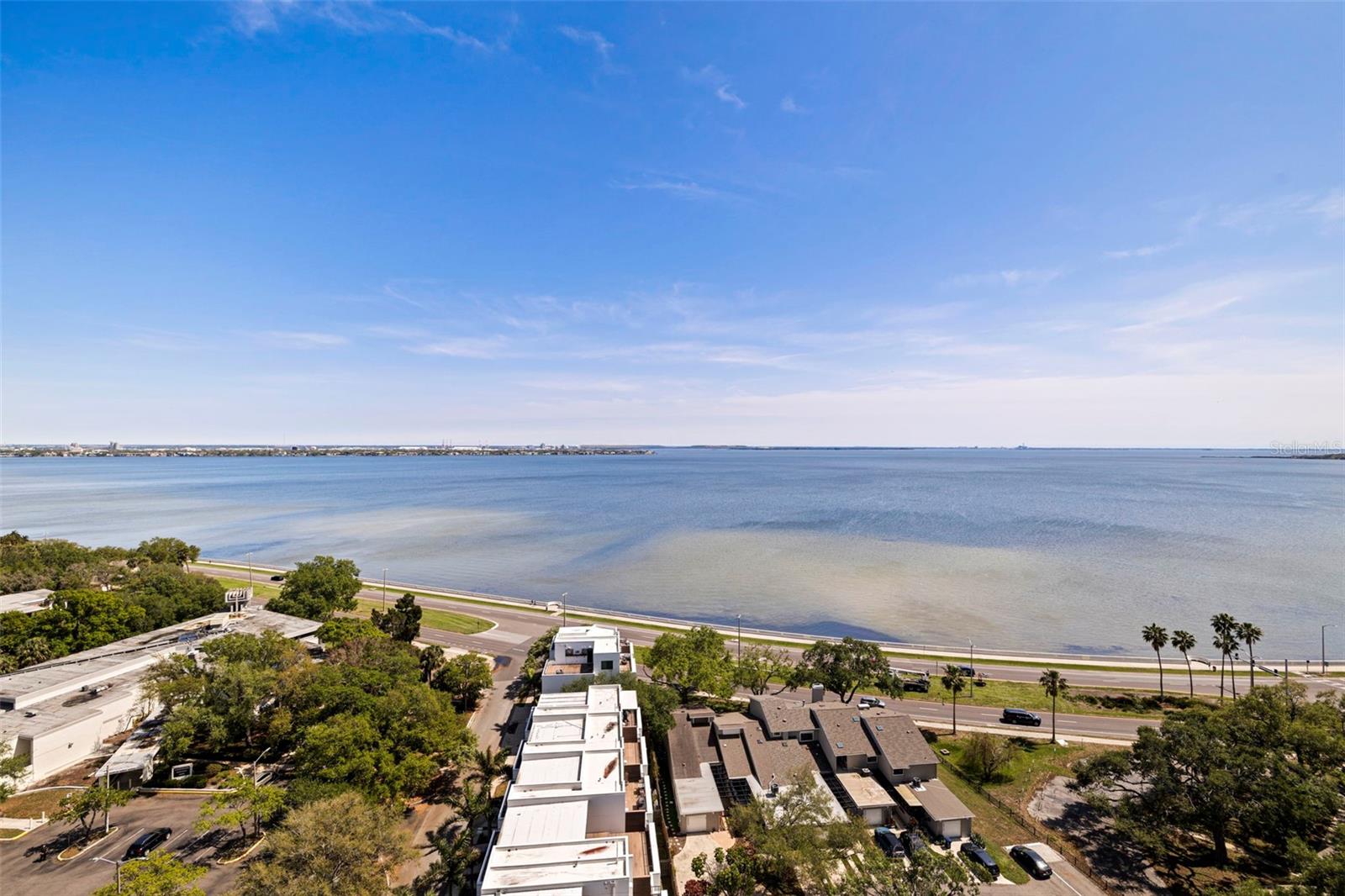 ALTURA BAYSHORE - Residential