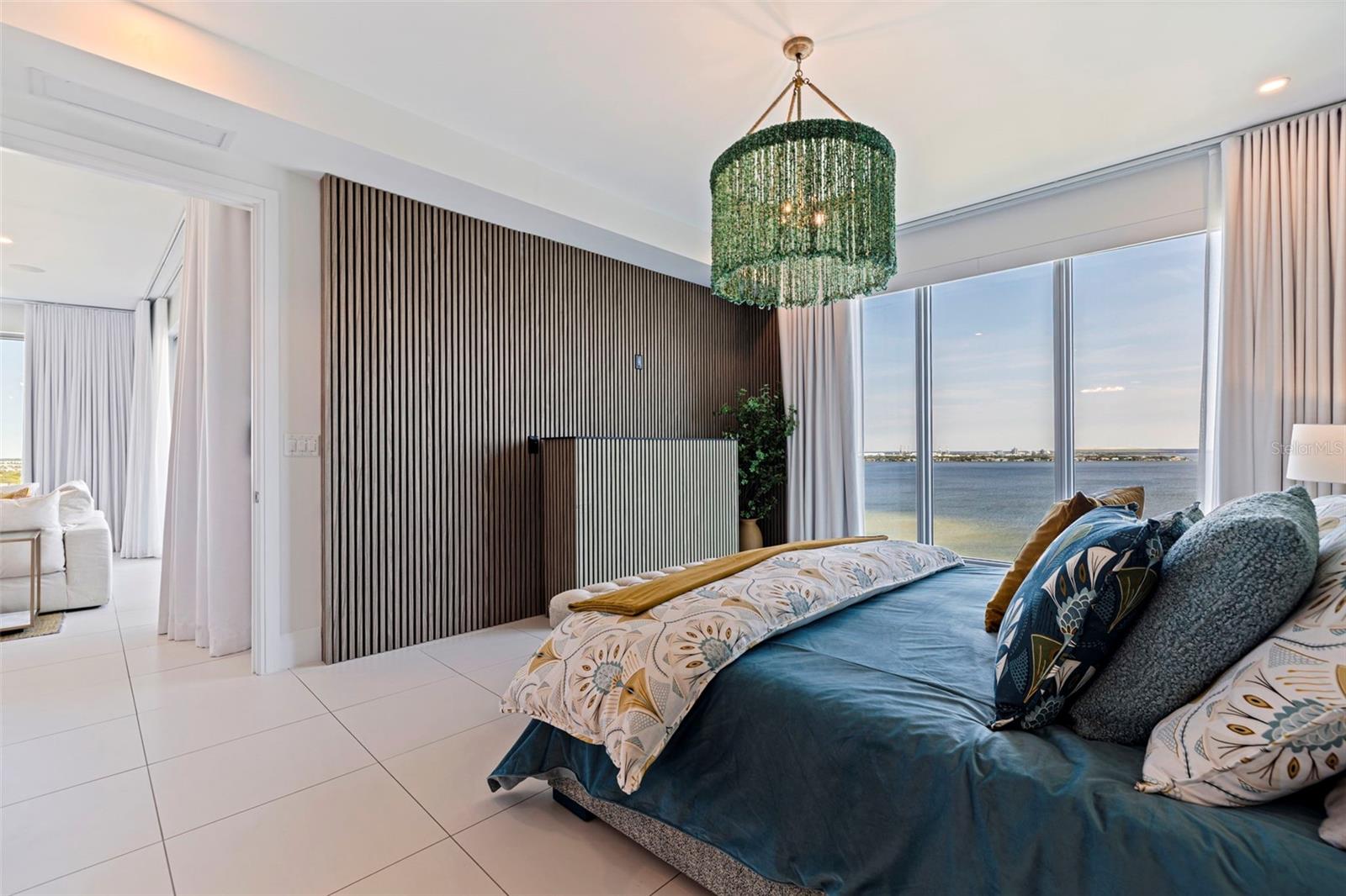 ALTURA BAYSHORE - Residential