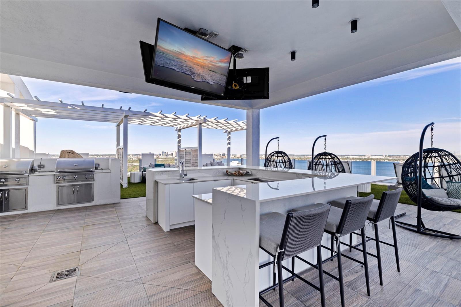 ALTURA BAYSHORE - Residential