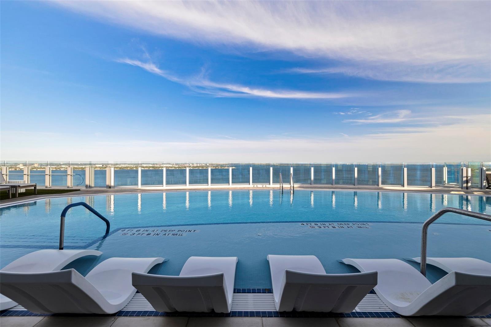 ALTURA BAYSHORE - Residential