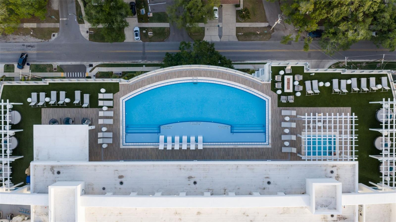 ALTURA BAYSHORE - Residential