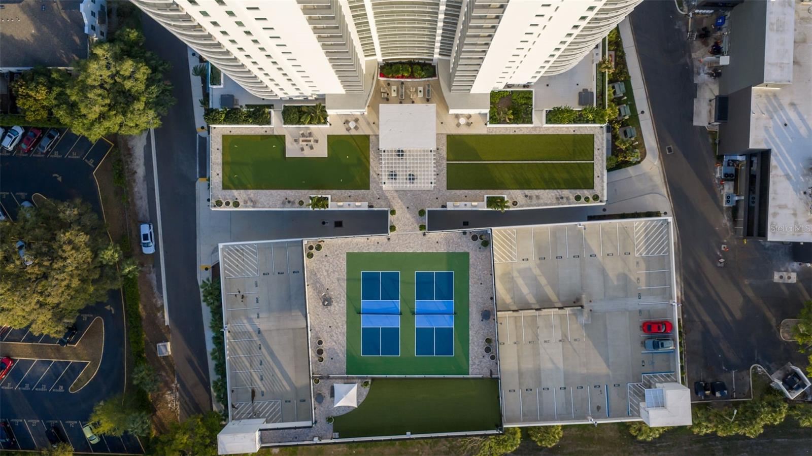 ALTURA BAYSHORE - Residential