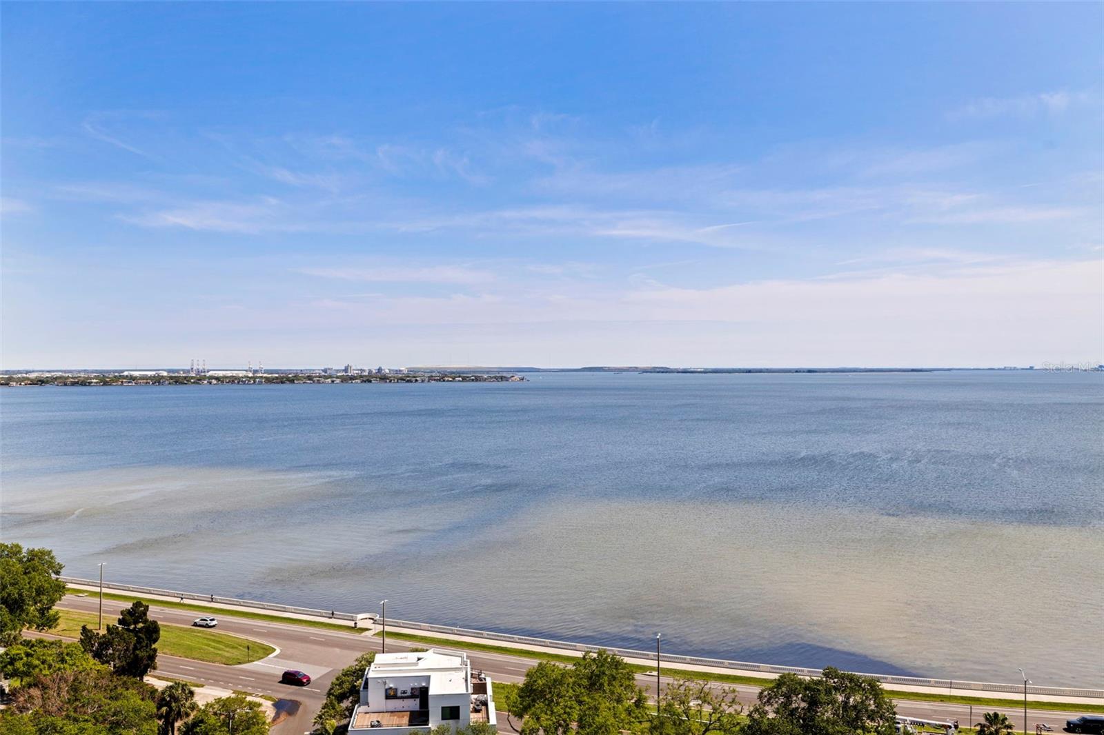 ALTURA BAYSHORE - Residential