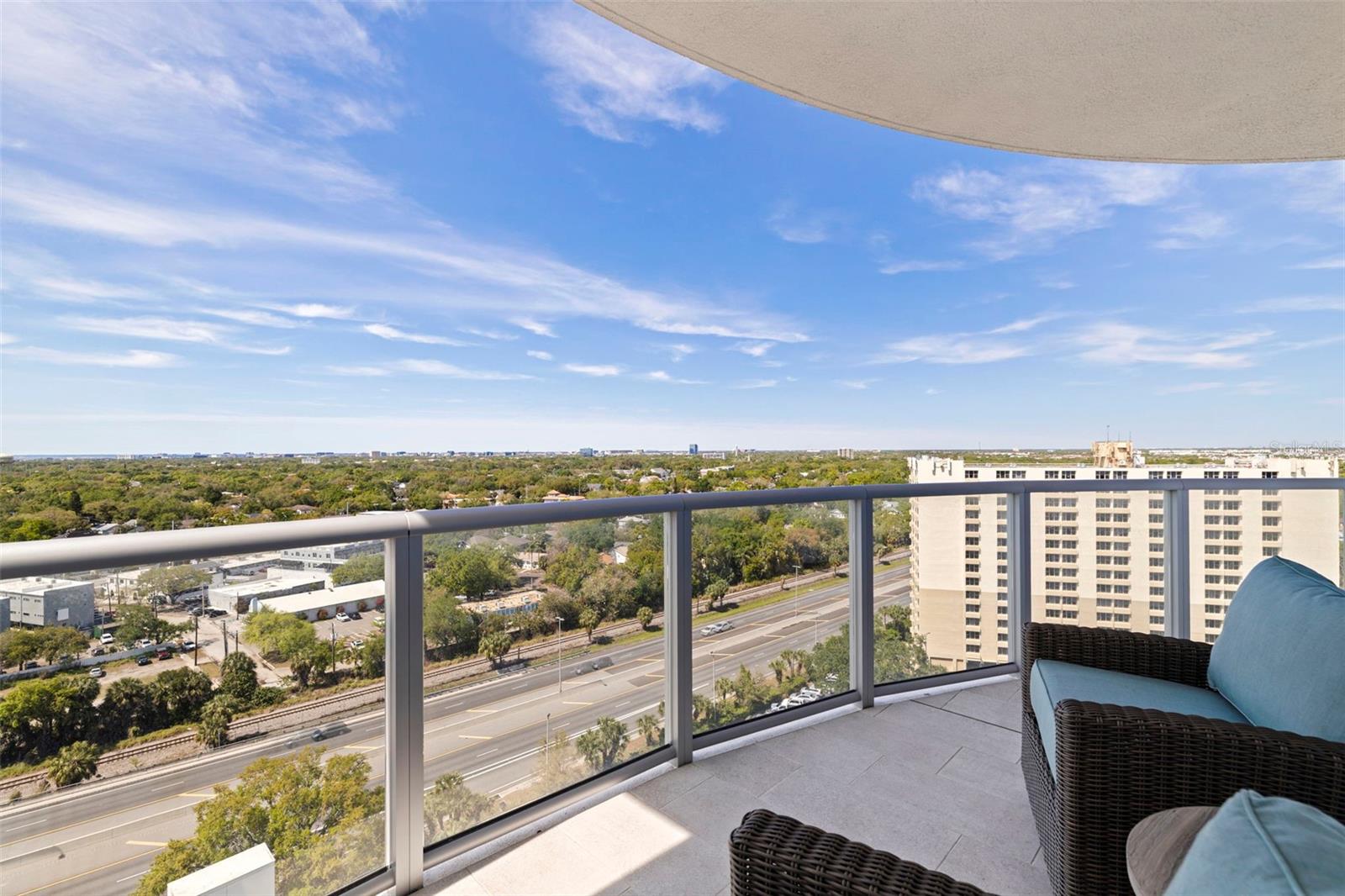 ALTURA BAYSHORE - Residential