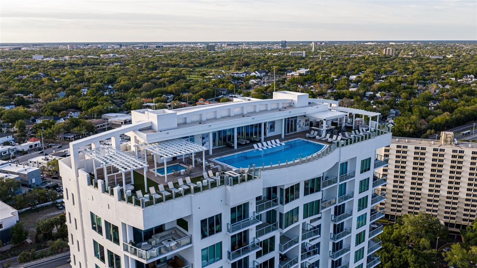 ALTURA BAYSHORE - Residential