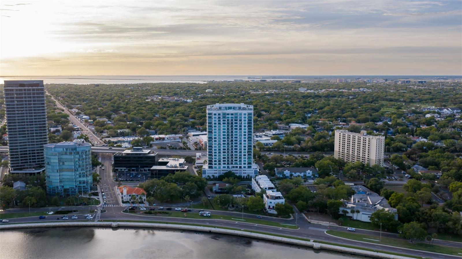 ALTURA BAYSHORE - Residential