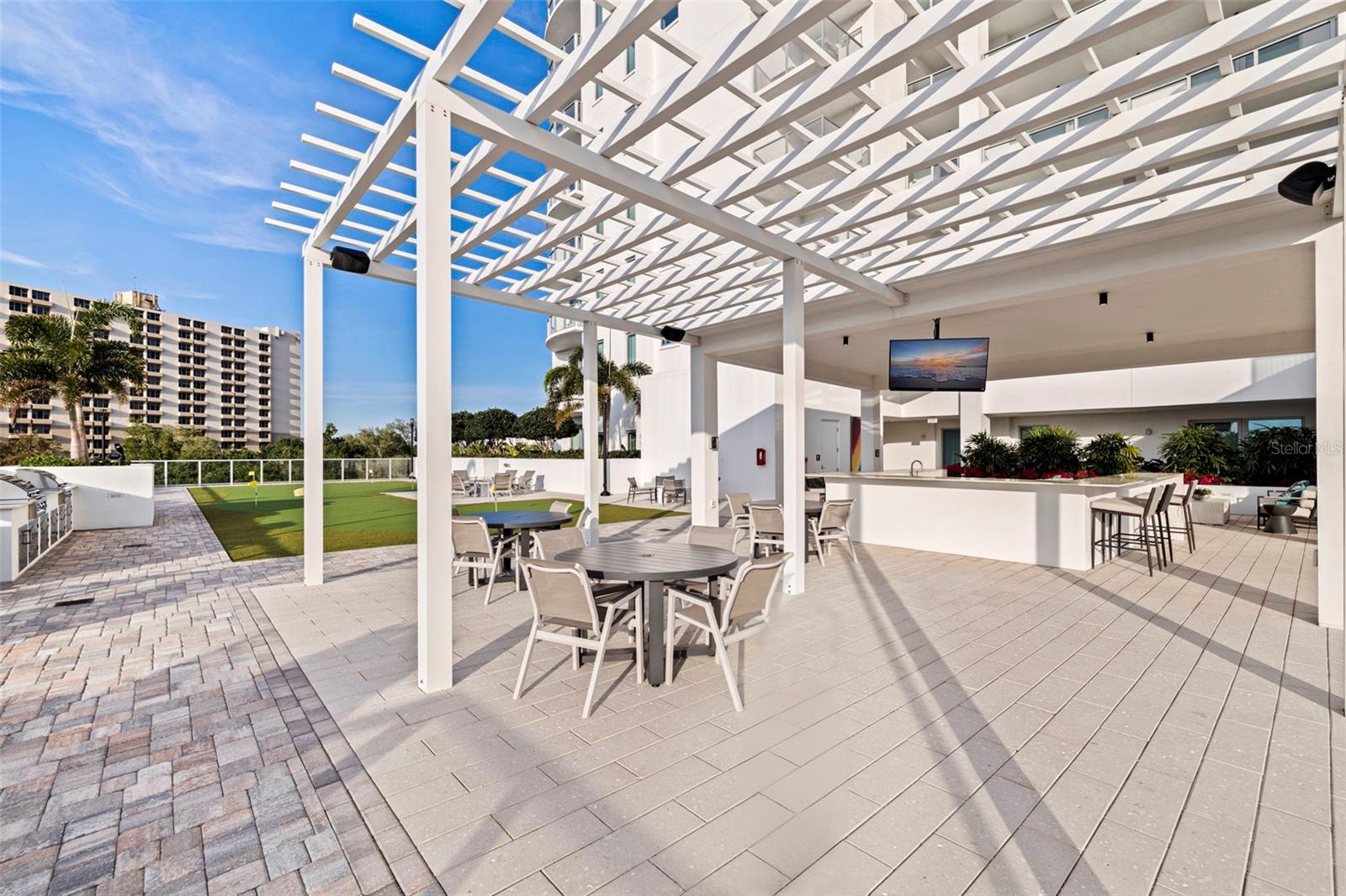 ALTURA BAYSHORE - Residential