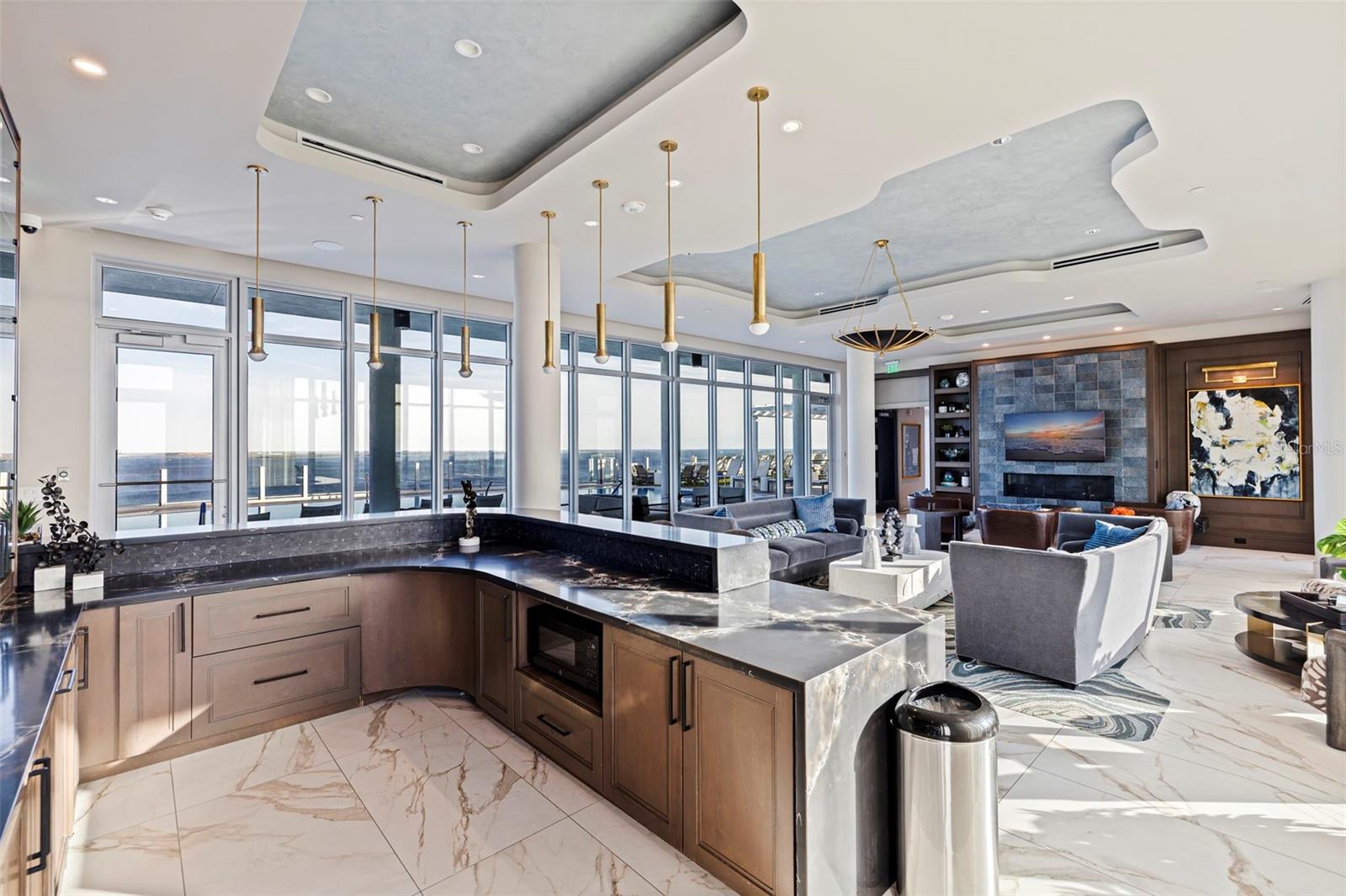 ALTURA BAYSHORE - Residential