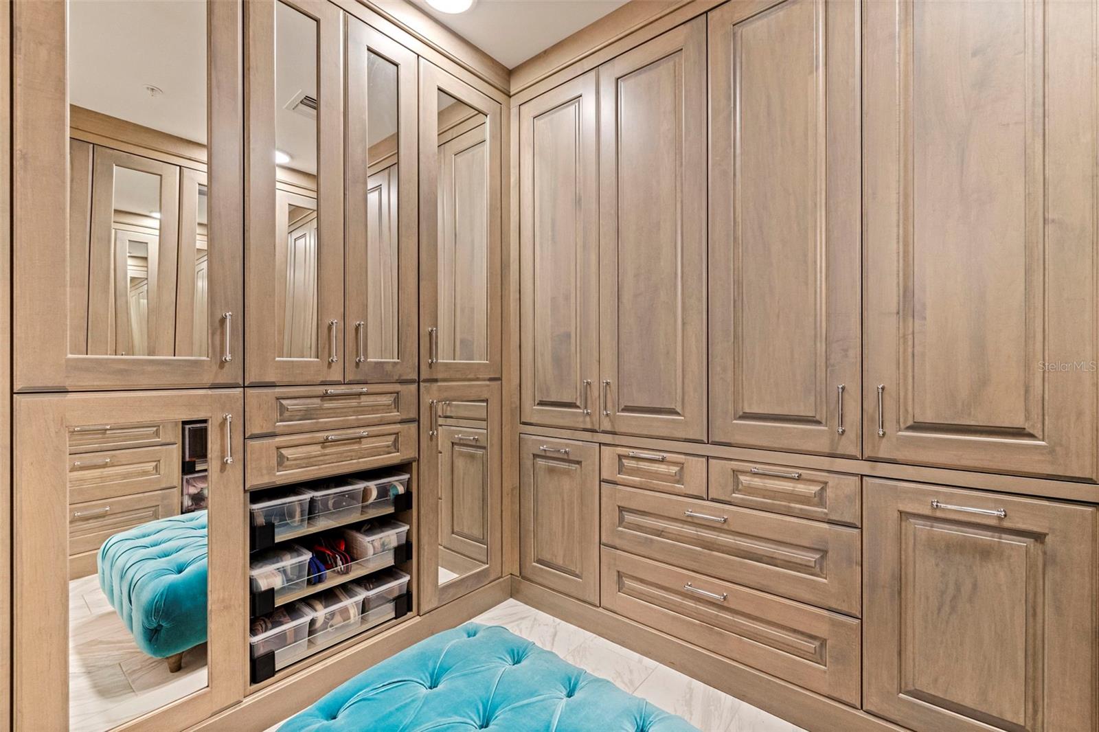 ALTURA BAYSHORE - Residential