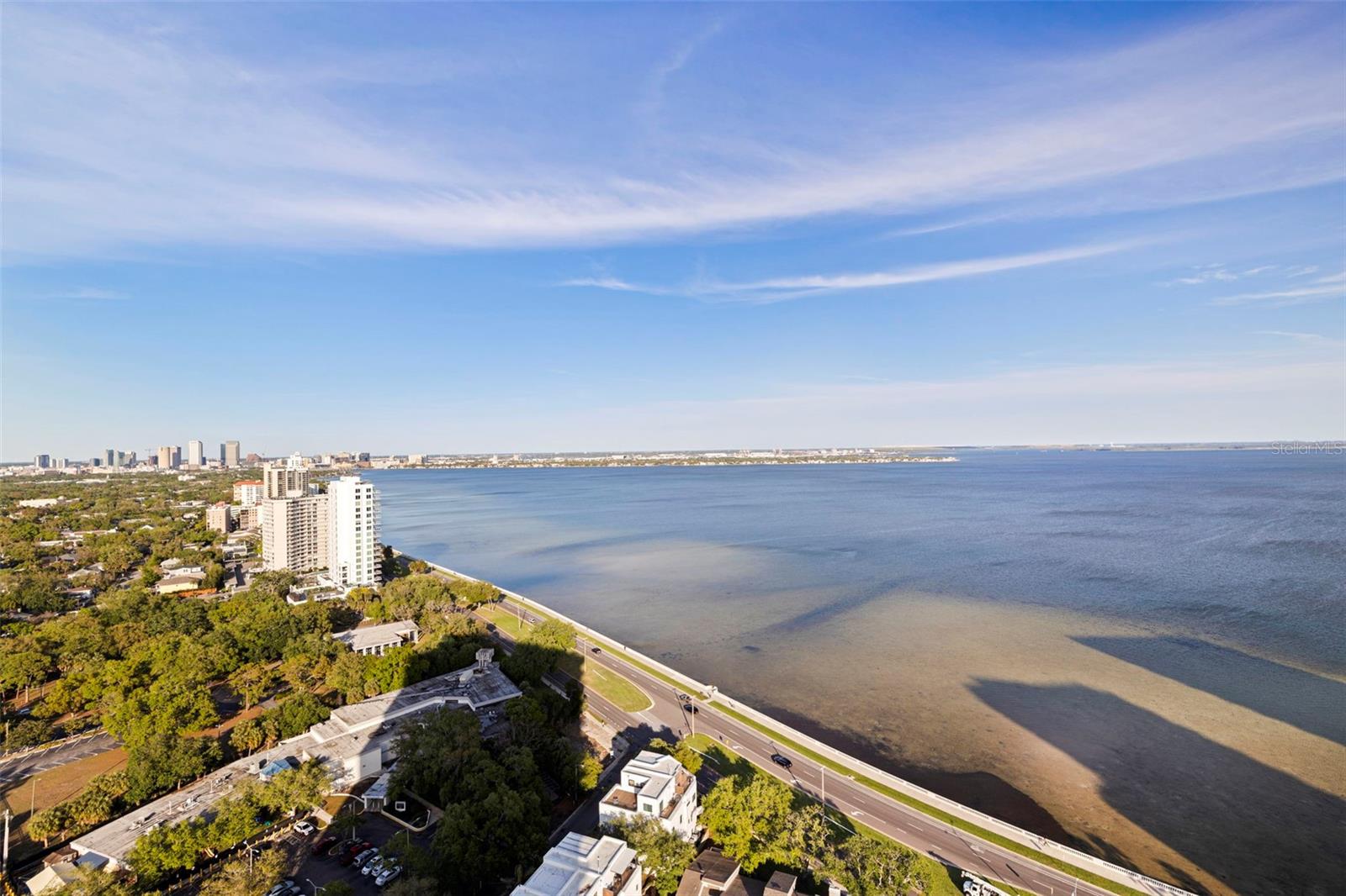 ALTURA BAYSHORE - Residential