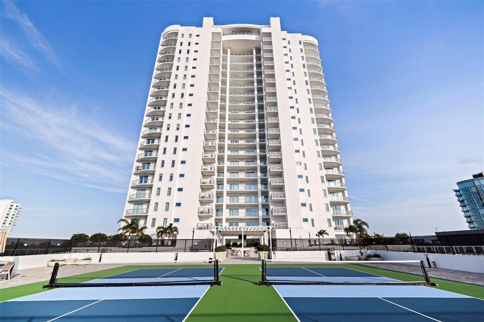 ALTURA BAYSHORE - Residential