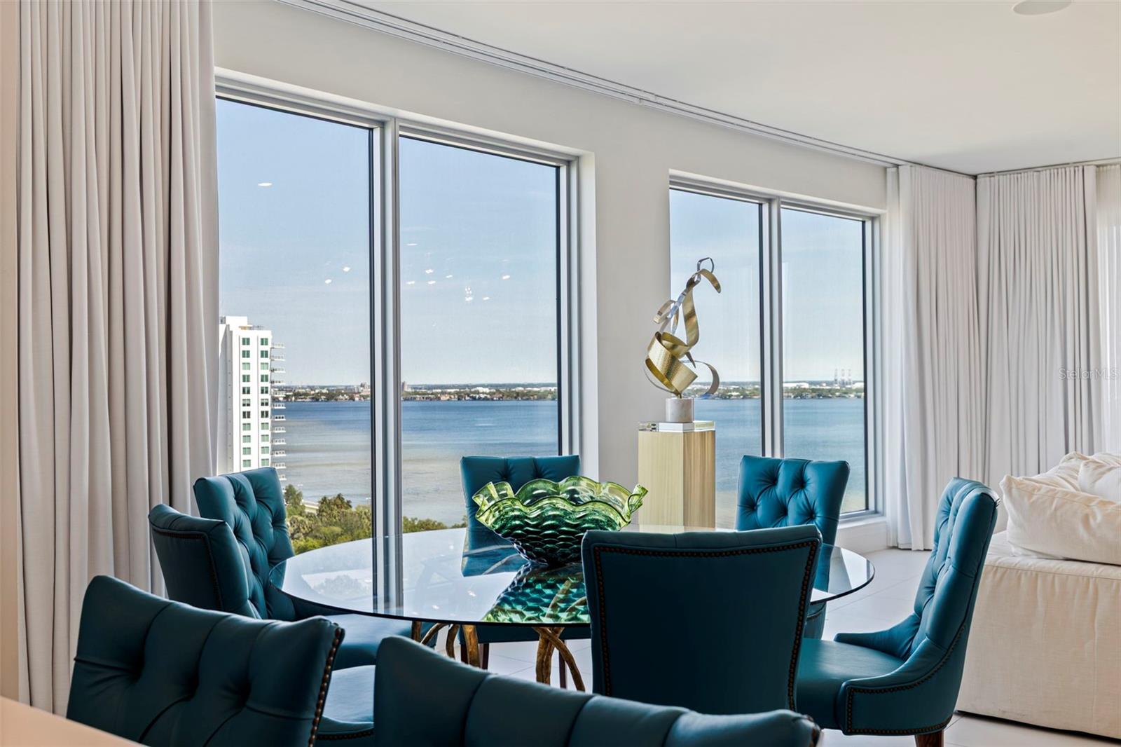 ALTURA BAYSHORE - Residential