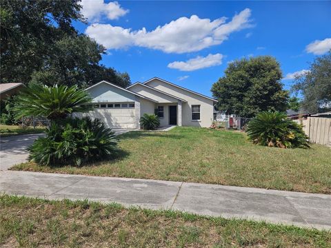 Photo of 113 Brittany Road, Mascotte, FL 34753 (MLS # G5102027)