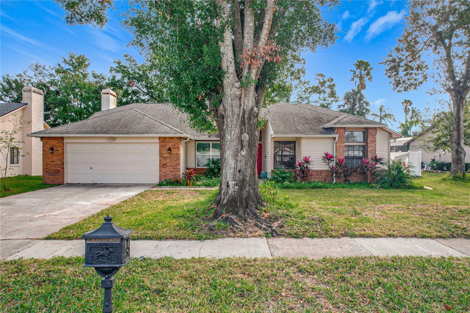 1725 SINGING PALM DRIVE